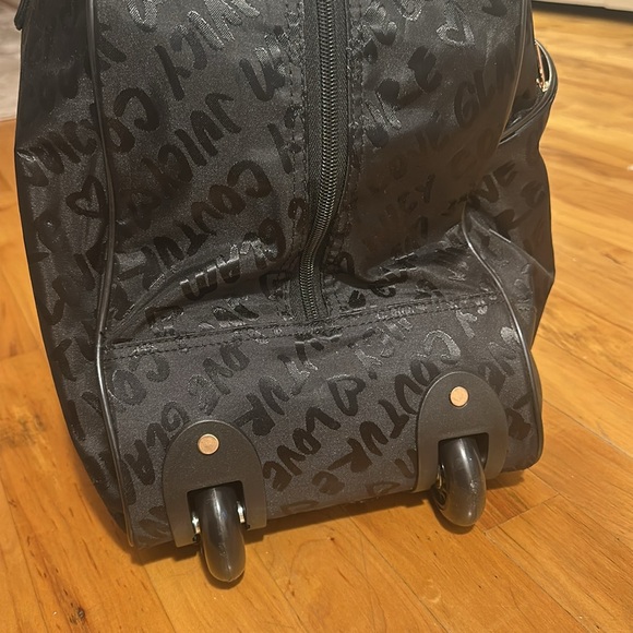 Juicy Couture carry on with wheels - Picture 6 of 9